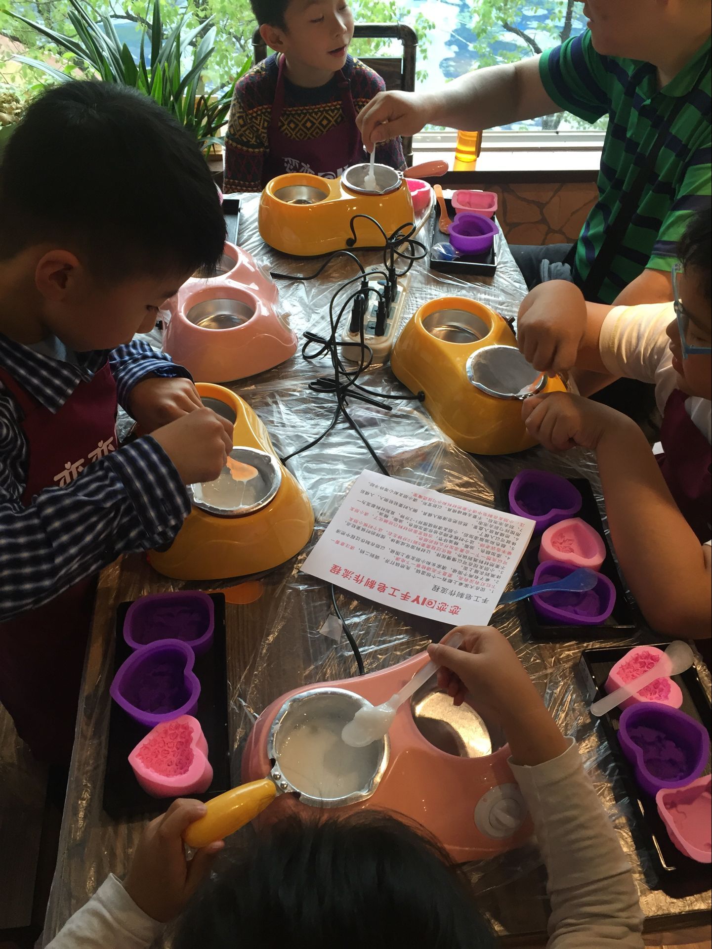 武漢手工皂DIY指南 體驗(yàn)地點(diǎn)與代理機(jī)會(huì)